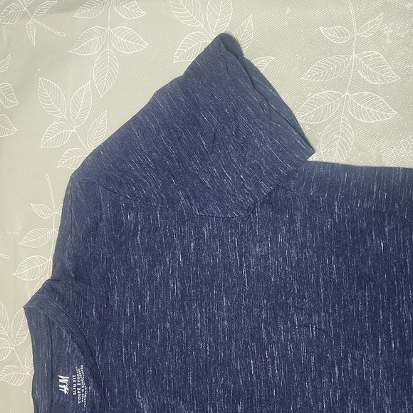 H&M T Shirt - Picture 3 of 6